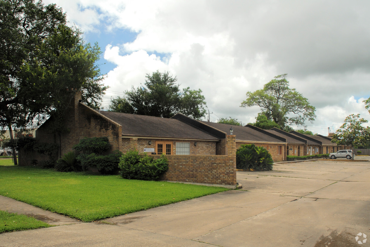 Foto del edificio - American Apartments