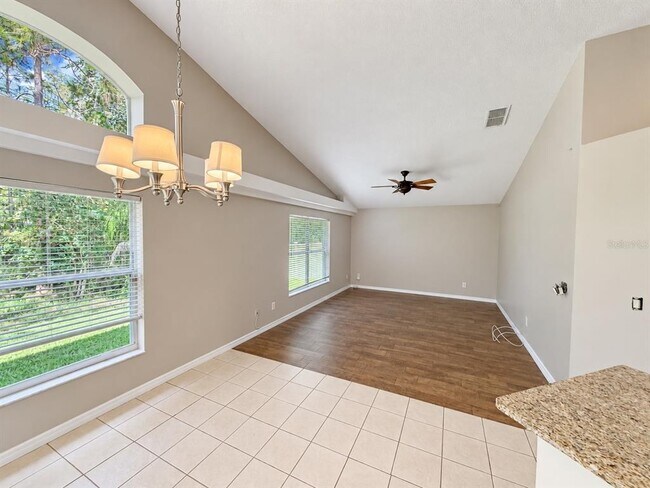 Foto del edificio - 936 Oak Chase Dr
