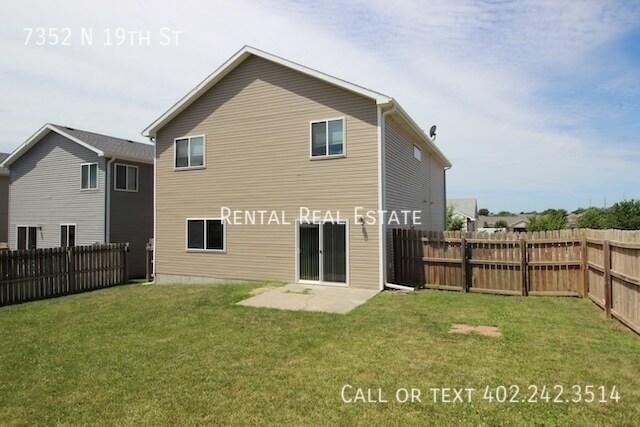 Building Photo - 7352 N 19th St