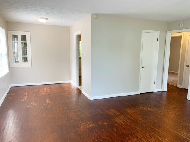 Building Photo - 3332 MANOR COURT