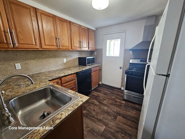 Building Photo - Spacious 3 bedroom Home For Rent in ETNA!