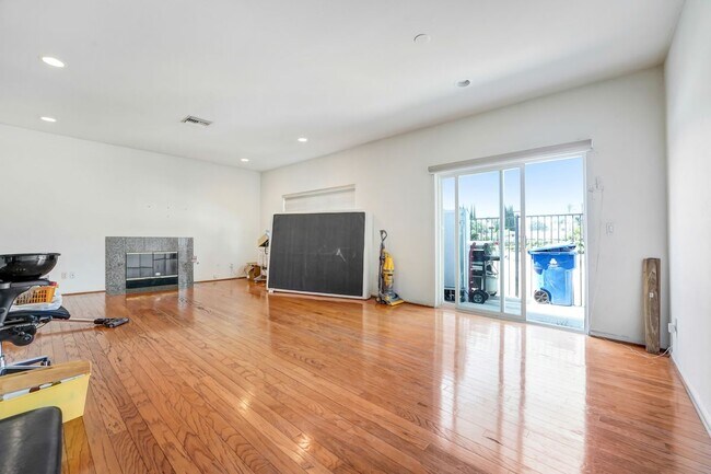 Foto del edificio - 20300 Vanowen St