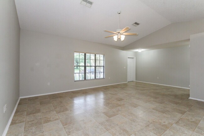 Building Photo - 3116 50th Ave Dr E
