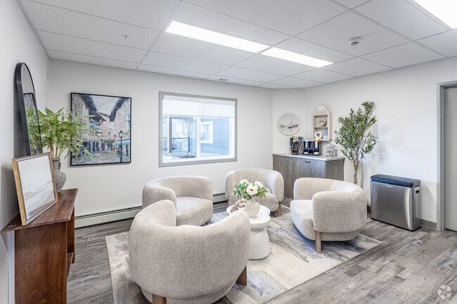 Lobby Photo - Timber Pointe Apartments