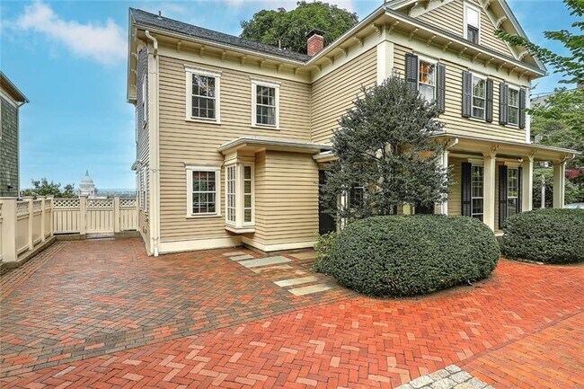 Building Photo - 120 Congdon St