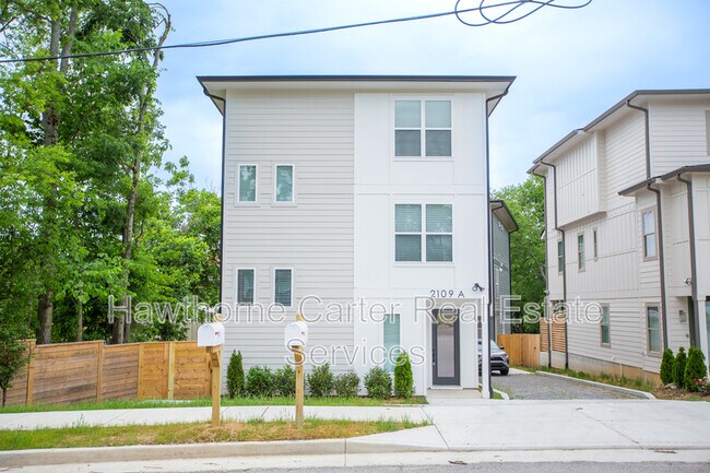 Building Photo - 2109 23rd Ave N