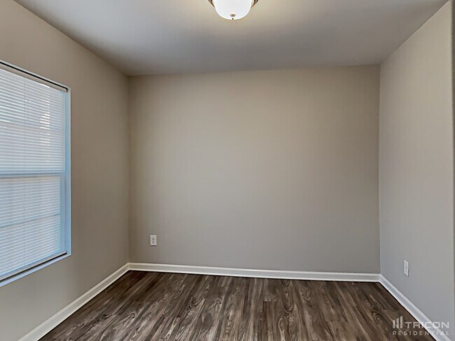 Building Photo - 678 Scarlet Leaf Ln.