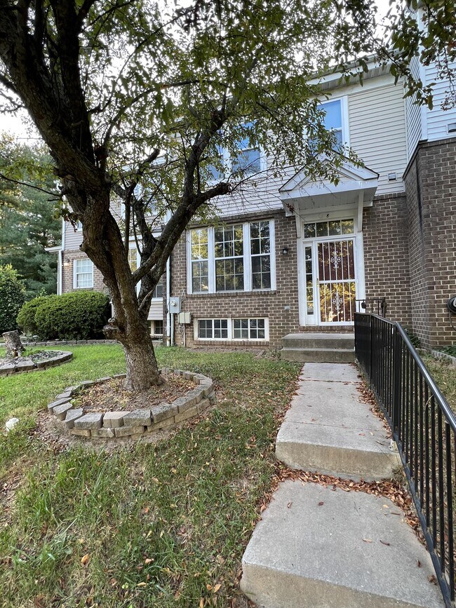 Photo - 8 Squire Ct House