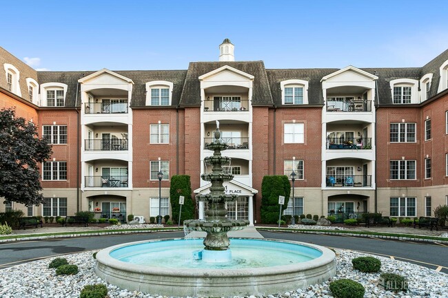 Building Photo - 325 Regency Pl