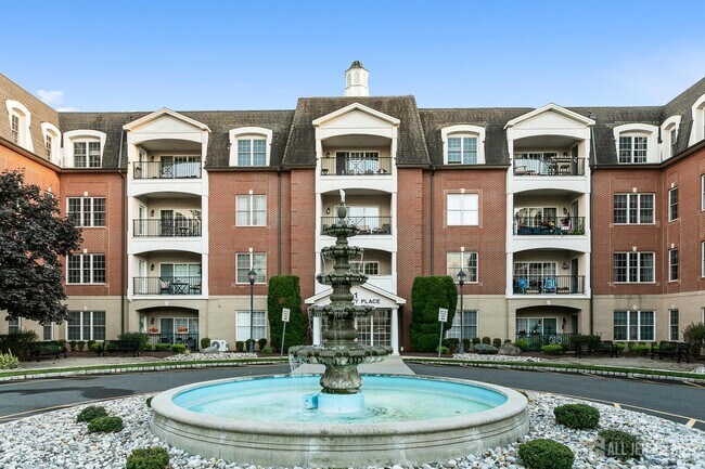 Foto del edificio - 325 Regency Pl