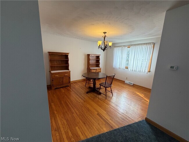 Foto del edificio - 290 Glenview Rd