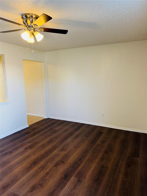 Building Photo - 1901 E Lindsey St