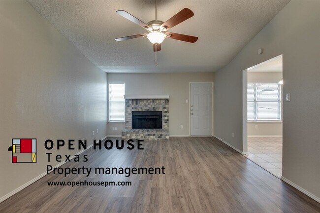 Foto del edificio - 611 Dayton Rd, Mansfield