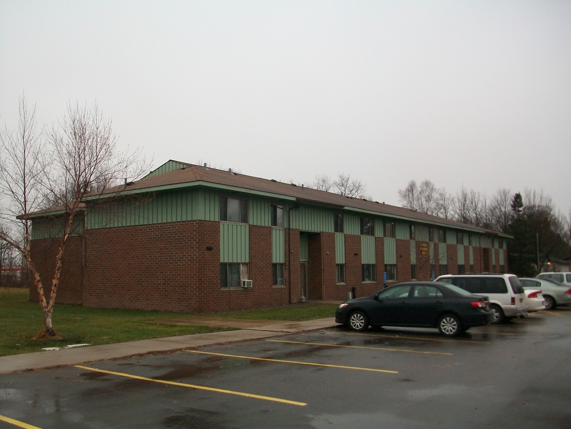 Primary Photo - 116 Silverwood Ave