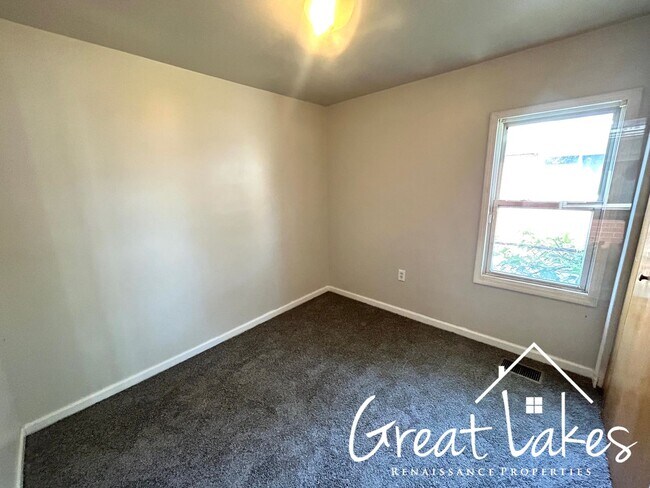 Foto del edificio - $200 OFF FIRST MONTH'S RENT: Charming 3 be...
