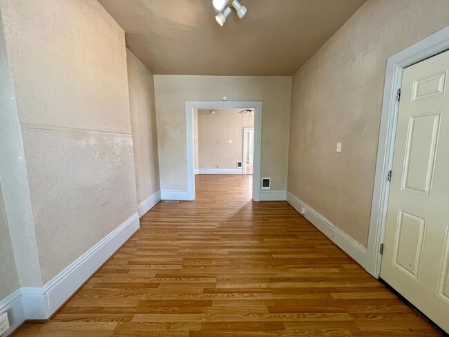 Building Photo - 512-514-514 E 500 S