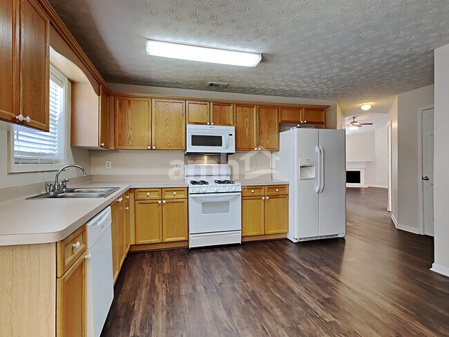 Building Photo - 1552 Armende Cir