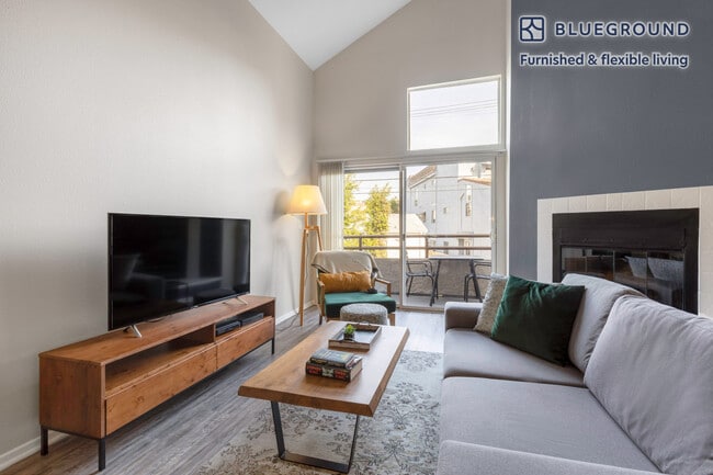 Building Photo - 1626 Malcolm Ave