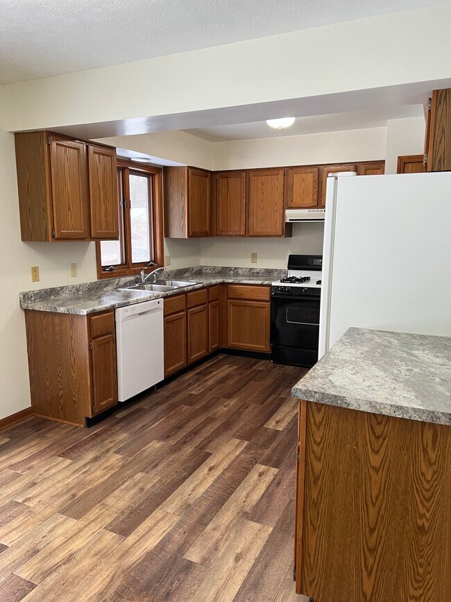 Building Photo - 45632 Co Rd 653
