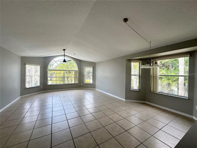 Foto del edificio - 8705 Knightsbridge Ct