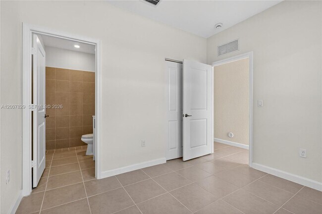 Foto del edificio - 13883 SW 262nd St
