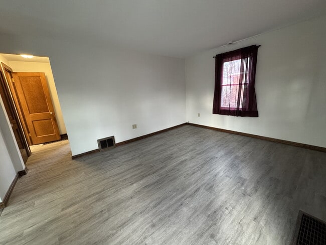 Foto del edificio - Small in Size, Big on Charm – Updated 1 Bed Home on East Oberlin!