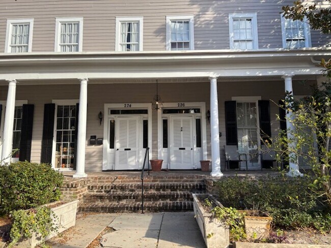 Foto del edificio - 226 E Gwinnett St