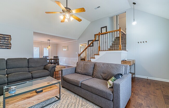 Foto del edificio - 3117 Clydesdale Dr