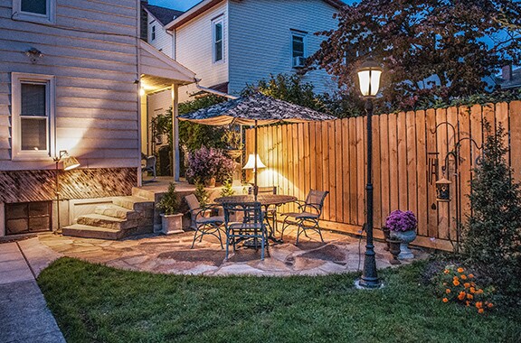 patio amueblado - 126 S Church St