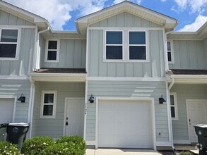 Building Photo - 1526 Farragut Way