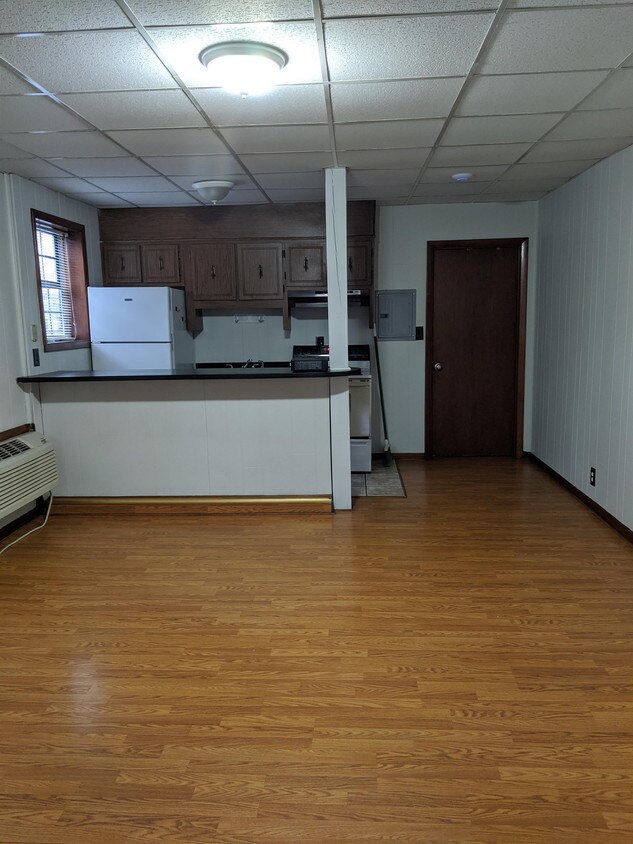 Primary Photo - 200-206 E Watauga Ave