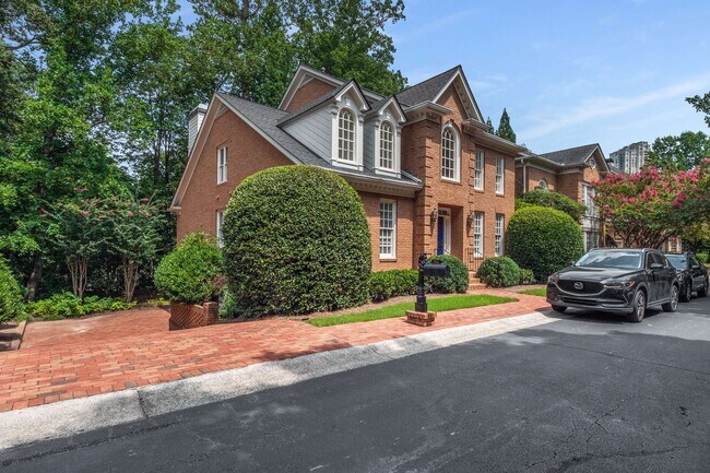 Building Photo - 448 Ivy Park Ln NE