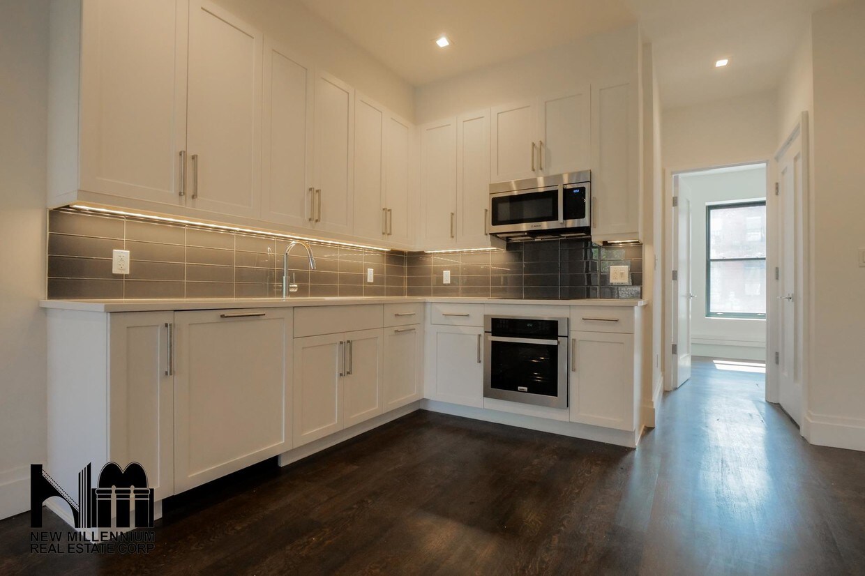 Primary Photo - 284 3rd Avenue