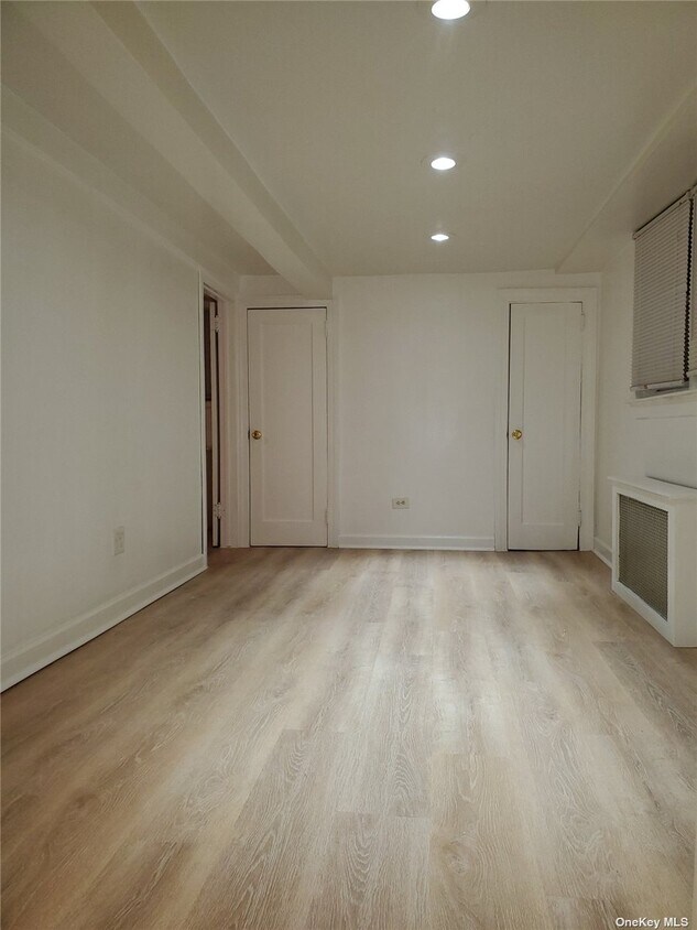 Foto principal - 2866 E 197th St