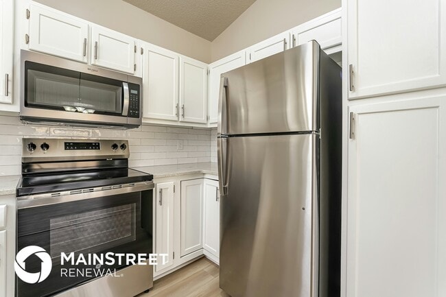 Building Photo - 1 Savannah Ln