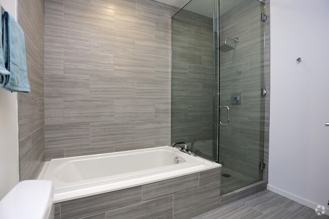 2BR, 2BA - 1235 SF - 16M
