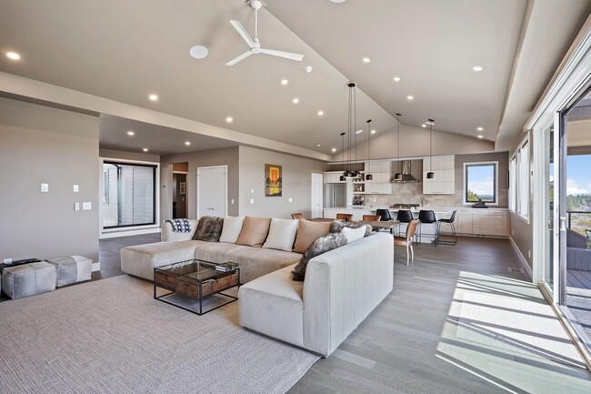 Foto del edificio - High End Furnished Tetherow Home