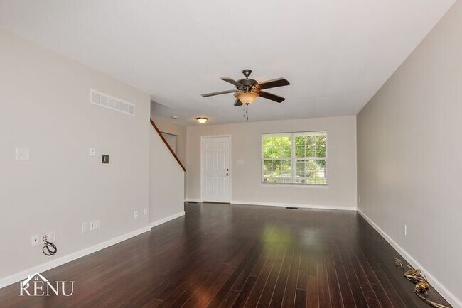 Building Photo - 346 Hunters Heights Dr