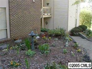 Building Photo - 4942 Sardis Rd