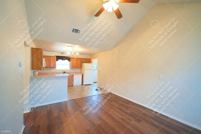 Building Photo - 3 br, 2 bath Townhome - 136 Stewart Bend C...