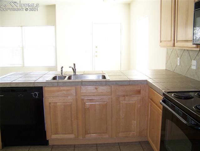 Building Photo - 938 Mountain Crest View