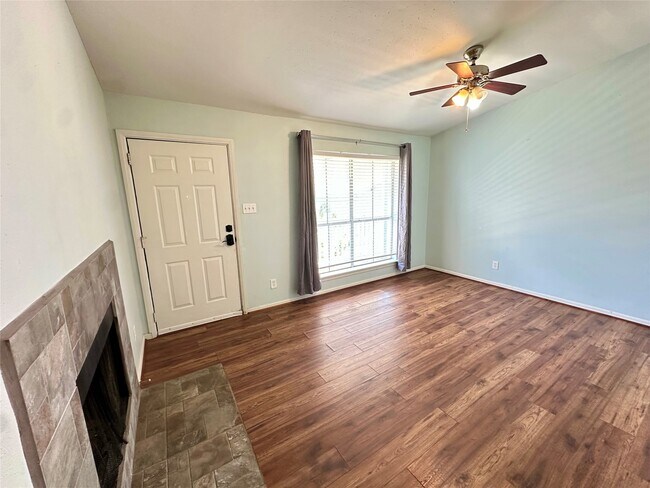 Foto del edificio - 3506 Cove View Blvd