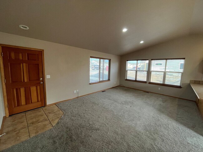 Foto del edificio - Single Level Home Close to Mountain View High School