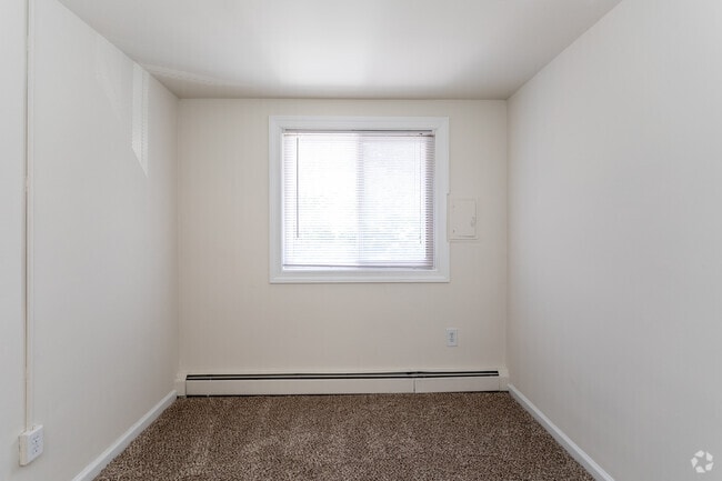 Bedroom - New Orleans Park Apartments