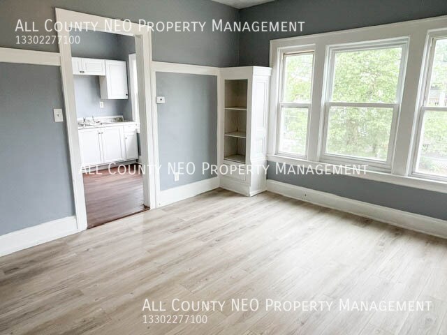 Foto del edificio - 739 E 127th St