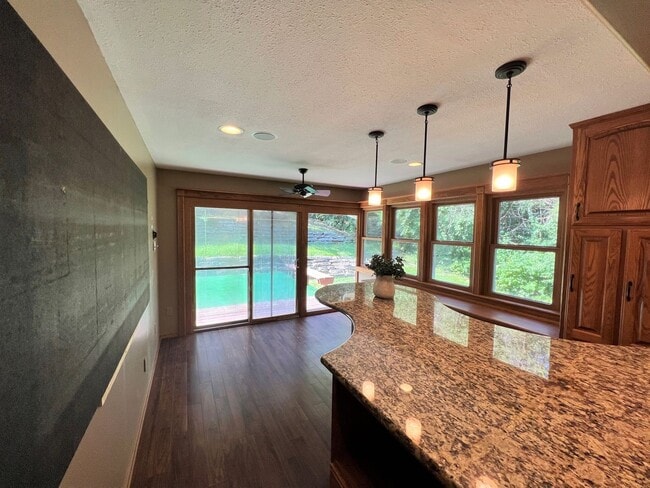 Foto del edificio - Great Home in Tatarrax Hills Neighborhood located on West Side of MHK!