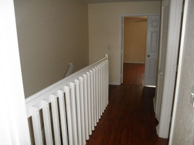 Foto del edificio - 876 Summit Lake Dr