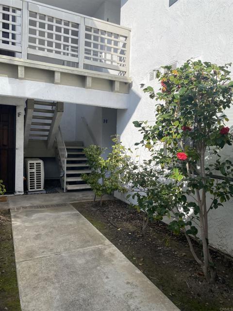 Foto del edificio - 546 Via De La Valle Lk