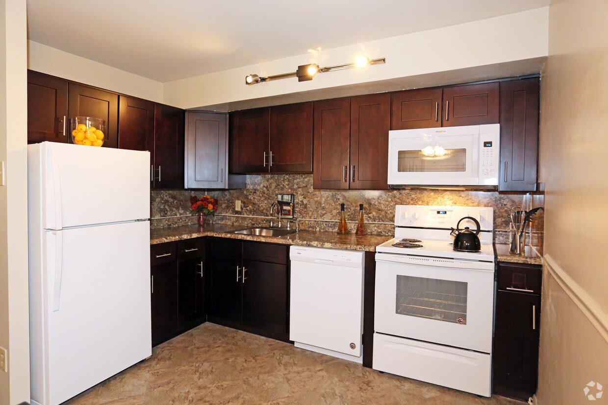 Maple Hill Apartments in Horsham, PA