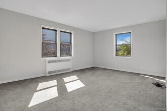 Building Photo - 73 Hilbert St